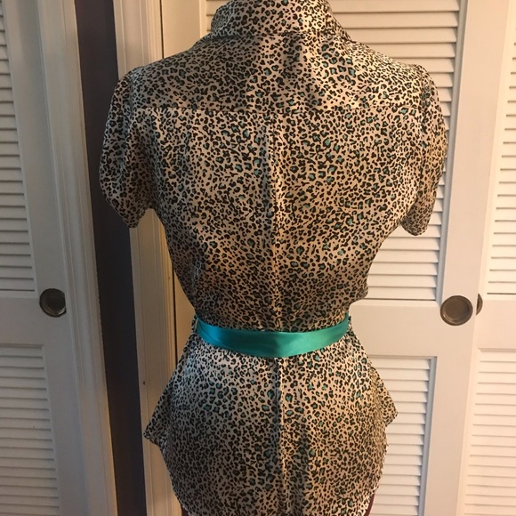 Blue Cheetah Print Polyester Feminine Blouse w Tie - Picture 2 of 2